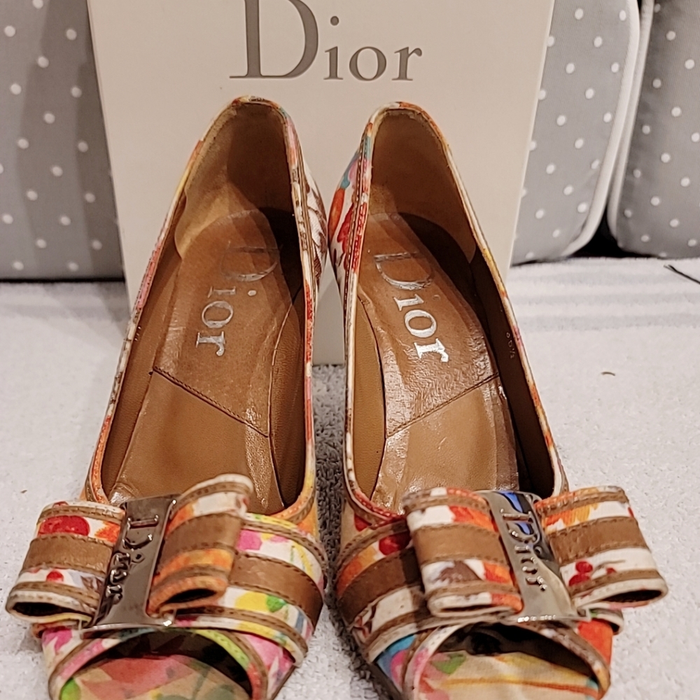 Authentic Pumps Vintage Heels  35.5 size 5 1/2